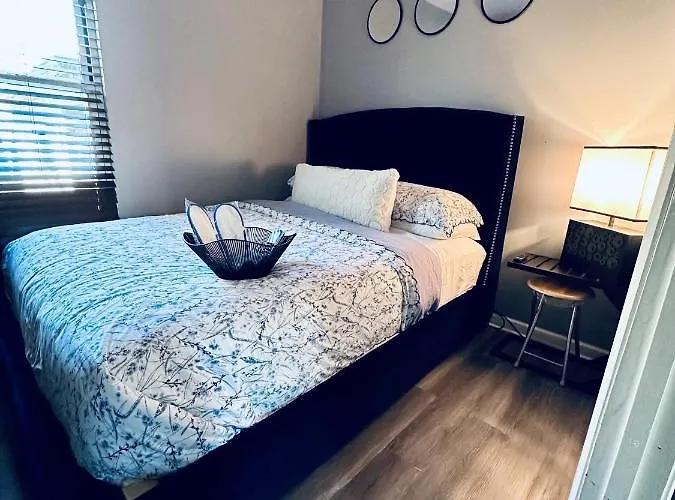Tiny House - Pilsen Neighborhood